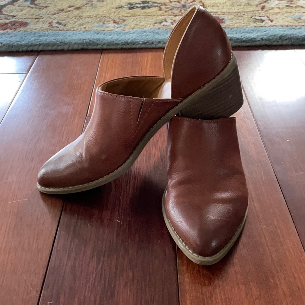 Universal thread Ankle boots